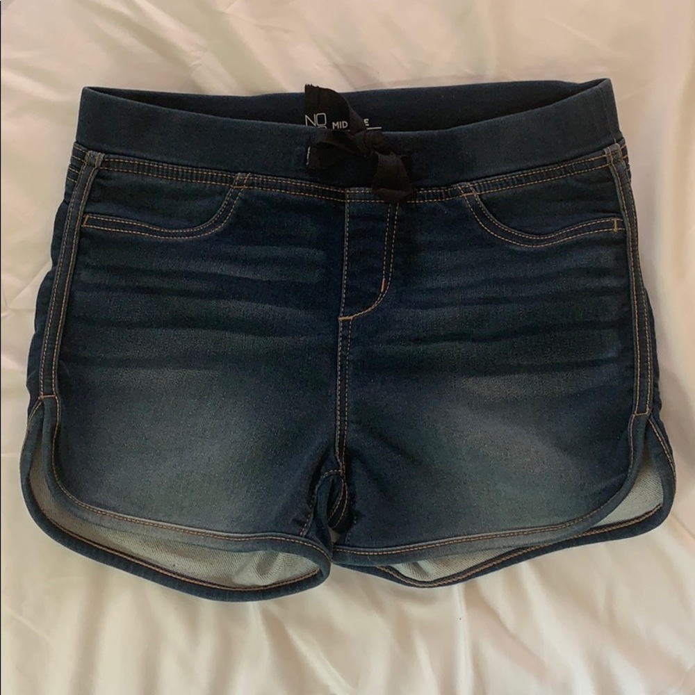 Mid rise shorts
